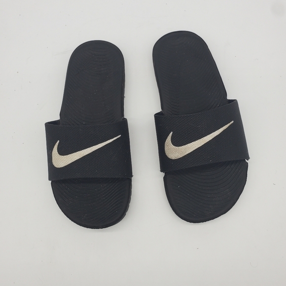 Nike Kawa Slides Kids Size 4Y Sandals 819352 001 Black Metal Shoes - Picture 3 of 9